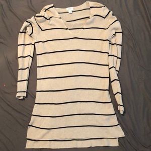 Oatmeal and black tunic